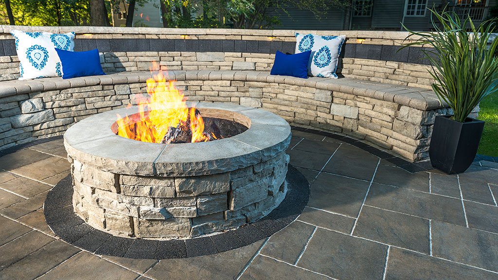 Unilock–RivercrestFirepitKit unilock-rivercrest-firepit